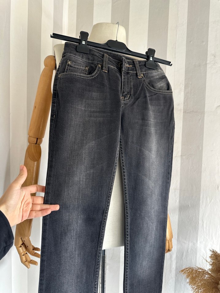 Düşük bel dar paça jean - Görsel 2