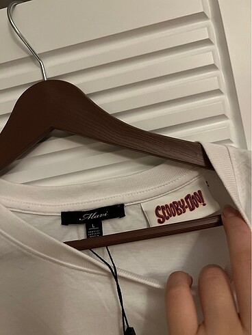 Mavi marka Scooby Doo serisi beyaz tişört etiketli - Görsel 3