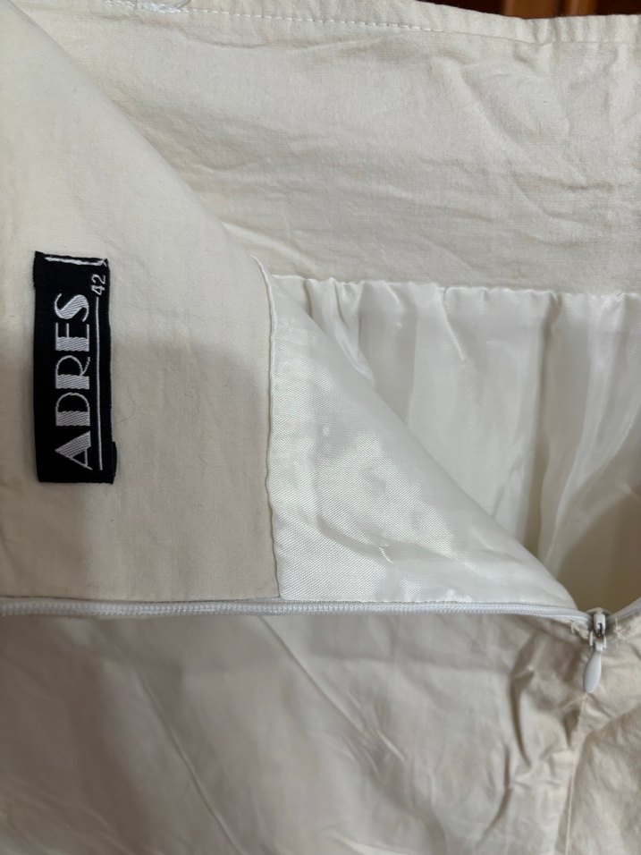 Düğmeli Krem Pilili Detaylı Keten Kadın Diz Boyunda Etek - Görsel 4