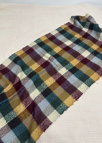 Çok Renkli Kareli Atkı - Görsel 3