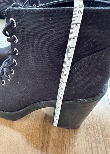 Siyah Bağcıklı Kadın Platform Bot - Görsel 10