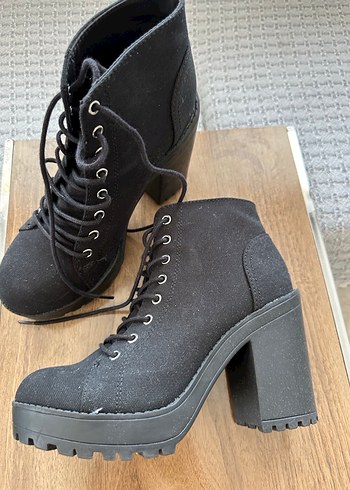 Siyah Bağcıklı Kadın Platform Bot - Görsel 8