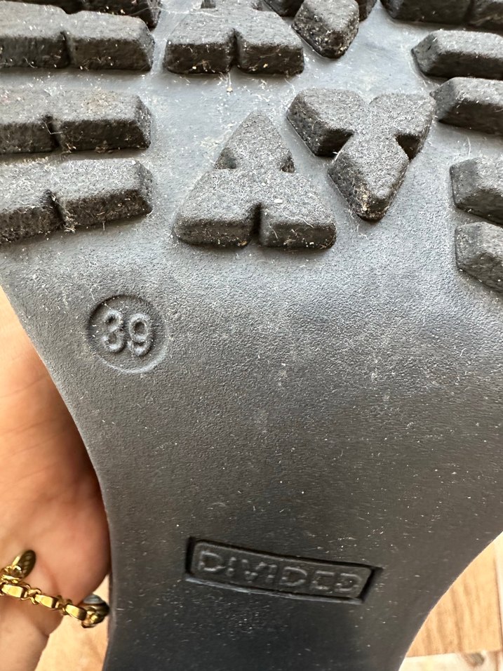 Siyah Bağcıklı Kadın Platform Bot - Görsel 3