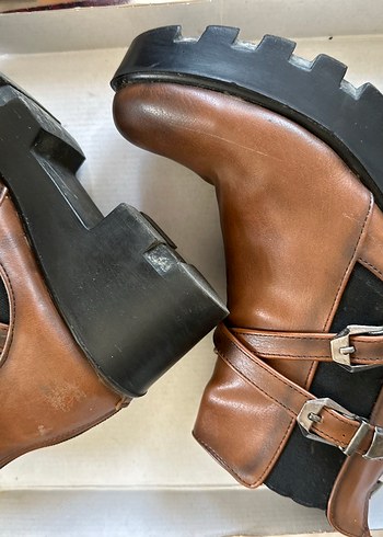 Kahverengi Deri Tokalı Kadın Bot - Görsel 15