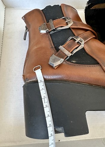 Kahverengi Deri Tokalı Kadın Bot - Görsel 8