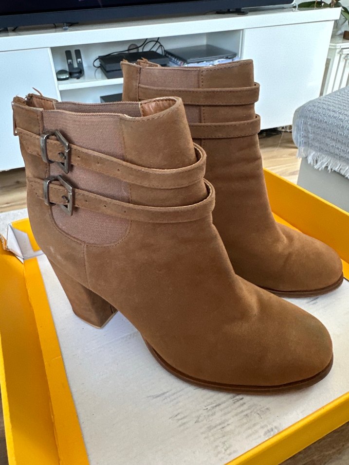 Kahverengi Süet Tokalı Kadın Bot - Görsel 4