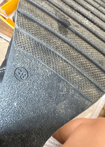 Tokalı Siyah Deri Blok Topuklu Kadın Bot - Görsel 10