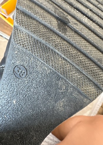 Tokalı Siyah Deri Blok Topuklu Kadın Bot - Görsel 11