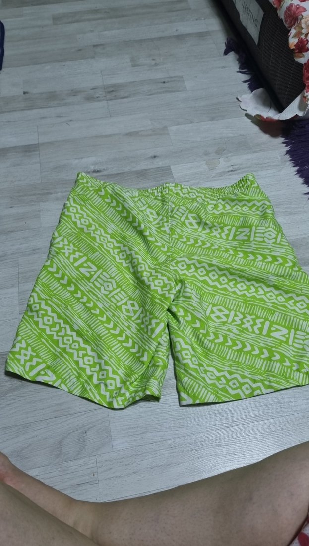 Erkek Çocuk Yeşil Desenli Mayo Şortu - Görsel 2