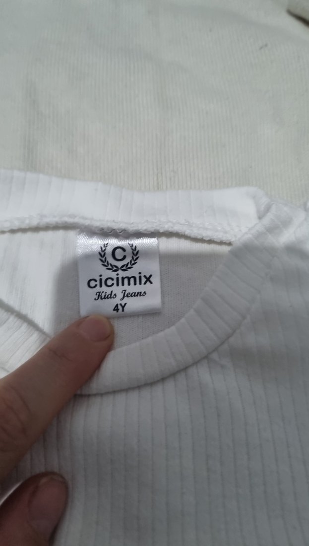 Kız Çocuk Beyaz Uzun Kollu Baskılı Tişört - Görsel 2