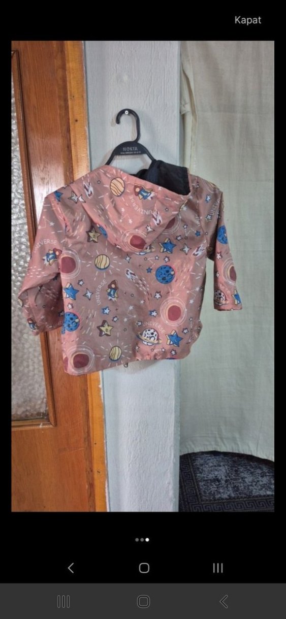 Kız Çocuk Kahverengi Uzay Desenli Yağmurluk - Görsel 2