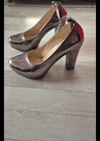 Bej Parlak Metal Stiletto Topuklu Kadın Ayakkabı - Görsel 2