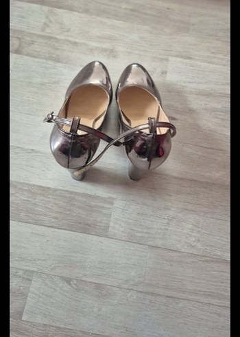 Bej Parlak Metal Stiletto Topuklu Kadın Ayakkabı - Görsel 4