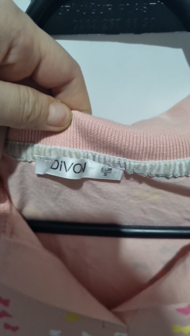 Pembe Kelebek Desenli V Yaka elbise - Görsel 2