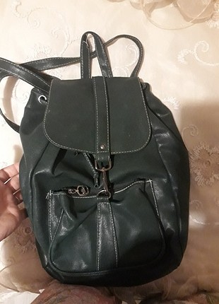 Yesil sirt cantasi