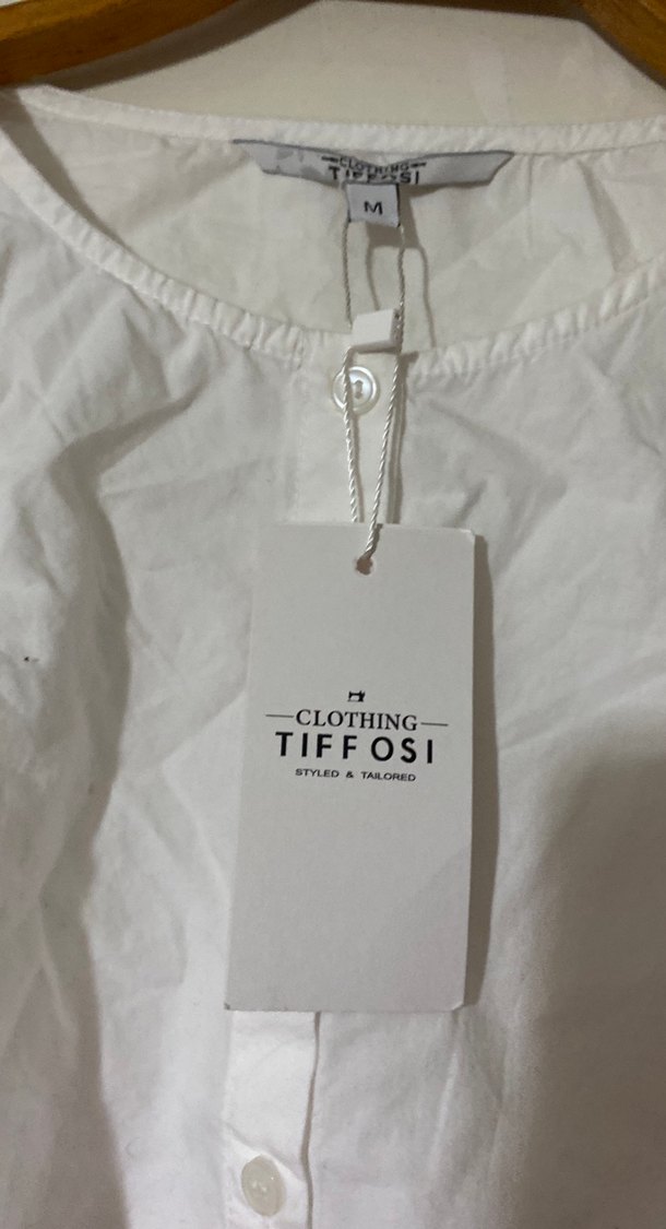 Düğmeli Beyaz Keten Kadın Gömlek - Görsel 3