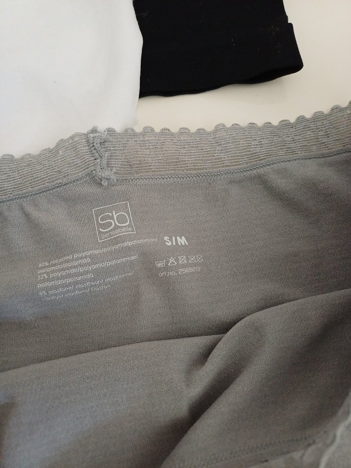 Gri,siyah ve beyaz boxer - Görsel 3