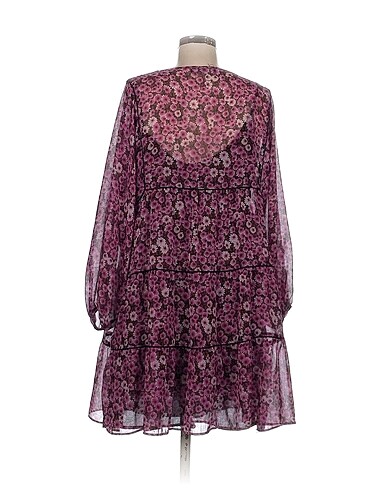 m Beden Bershka Kısa Elbise %70 İndirimli.