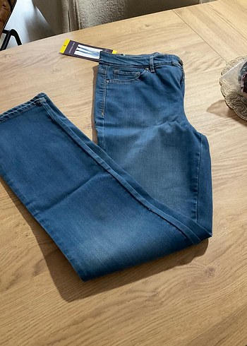 Kadın Mavi Denim Kemerli Midi Jean - Görsel 3