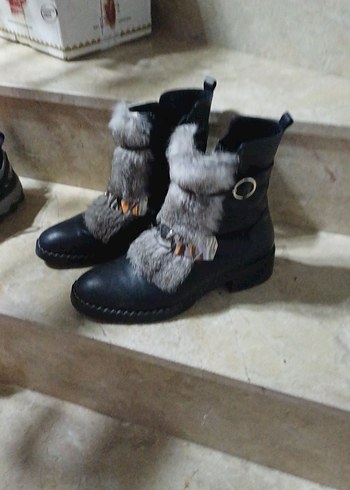 siyah Deri Tüylü Blok Topuklu Kadın Bot - Görsel 5