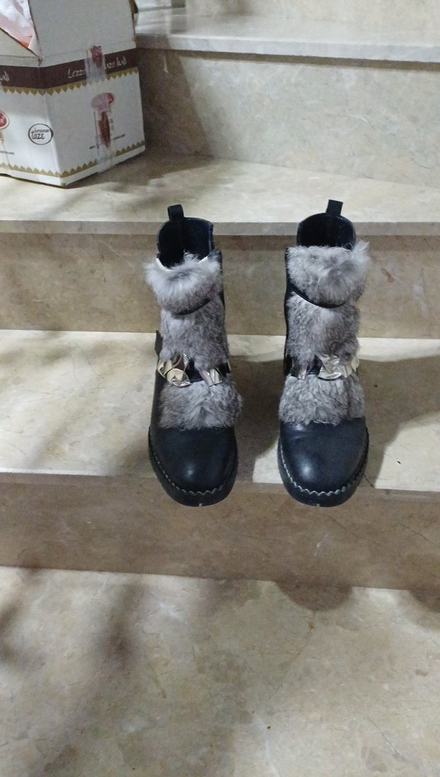 siyah Deri Tüylü Blok Topuklu Kadın Bot - Görsel 2