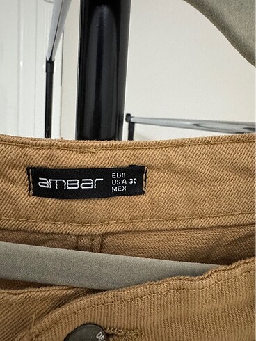 Ambar şort