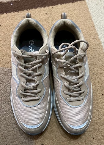 Bej Gri Bağcıklı Kadın Dolgu Topuk Spor Ayakkabı - Görsel 2