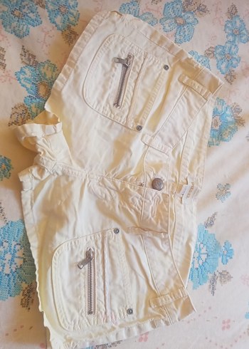 Beyaz Keten Mini Şort Fermuarlı Cepli