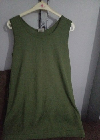 Yeşil V Yaka Kadın Atlet - Görsel 2