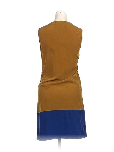 36 Beden PreLoved Kısa Elbise %70 İndirimli.