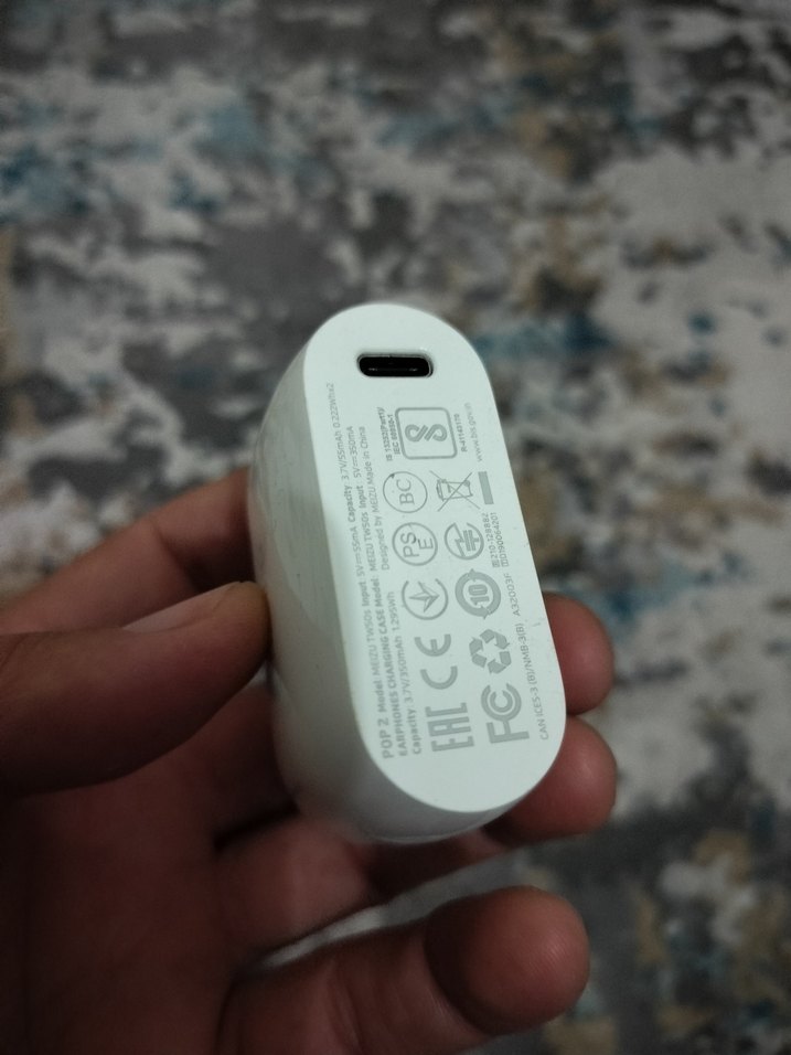 Beyaz Kablosuz Kulaklık Kutusu - Görsel 2