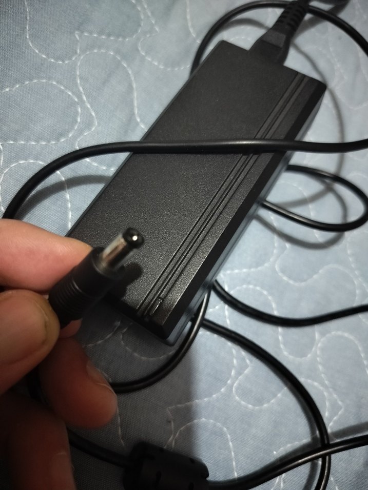 12 volt 2amper laptop adaptor - Görsel 3