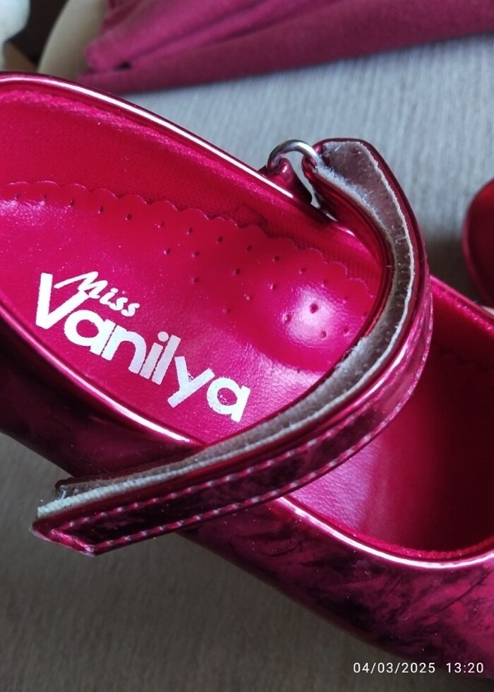 Kız bebek yürüme ayakkabısı. - Görsel 2