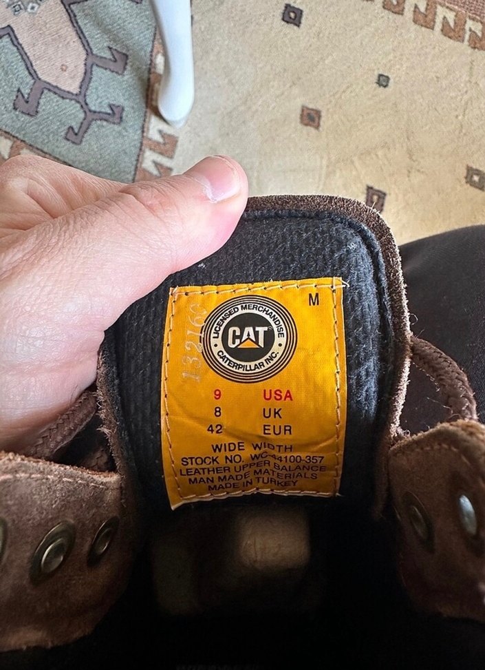 Caterpillar Bot Camel rengi - Görsel 3