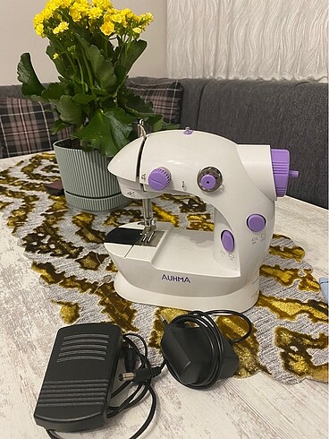 Mini dikiş makinesi