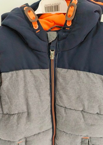 Erkek Çocuk Kapüşonlu Gri Şişme Yelek - Görsel 2