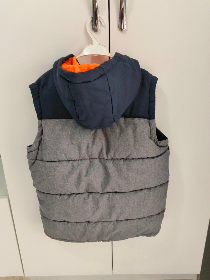 Erkek Çocuk Kapüşonlu Gri Şişme Yelek - Görsel 4