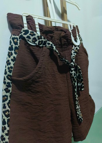 Kahverengi Kemerli Mini Keten Şort - Görsel 2