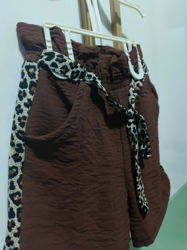 Kahverengi Kemerli Mini Keten Şort - Görsel 2