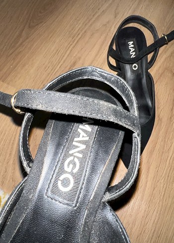 36 Beden Siyah Süet Tokalı Stiletto