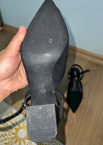 Mango Siyah Süet Tokalı Stiletto