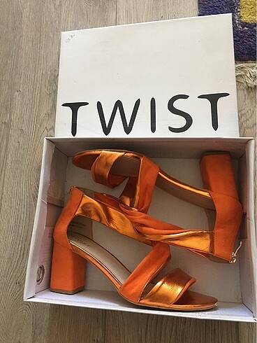 Twist tarz ayakkabı