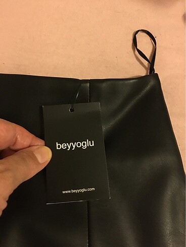 Beyoğlu Butik Siyah deri etek- sıfır ürün, etiketi üstünde