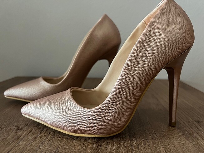 Stiletto pembe altın