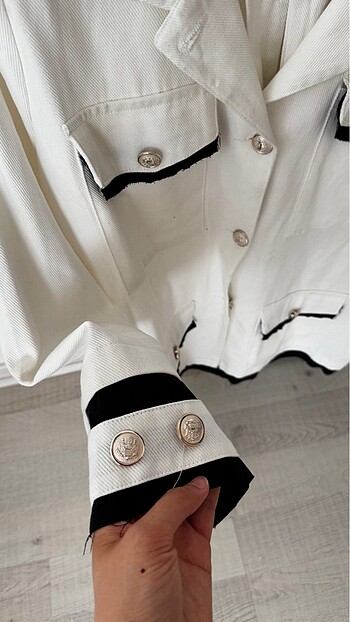 Beyaz jean ceket - Görsel 2