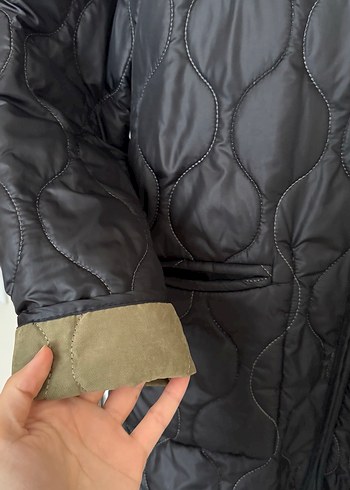 Çift taraflı kapitone kapşonlu mont - Görsel 6