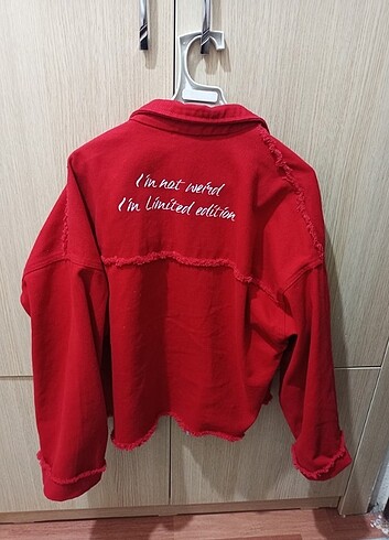 Kırmızı kot ceket