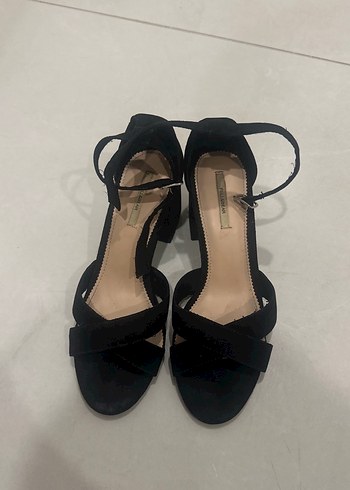 Siyah Tokalı Kadın Topuklu Sandalet pull&bear