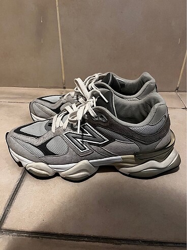 40 Beden gri Renk Orijinal 9060 new balance