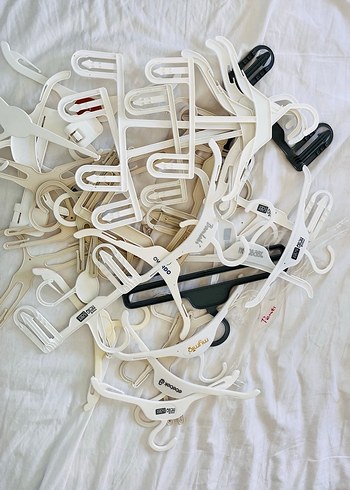 Beyaz Plastik çocuk kıyafeti Askıları